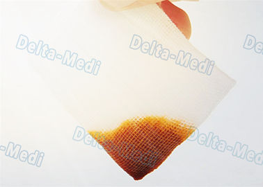 La garza sterile del cotone eliminabile pulisce non tossico con una spugna con la X Ray sterile