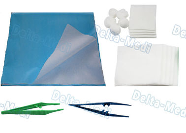 Corredi chirurgici eliminabili vestentesi sterili dell'ambulatorio arrotolato con l'asciugamano/forcipi di plastica