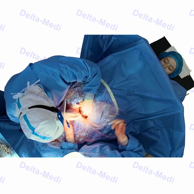 La sezione chirurgica sterile di C copre con la ginecologia di Obsterics della finestratura copre il pacchetto