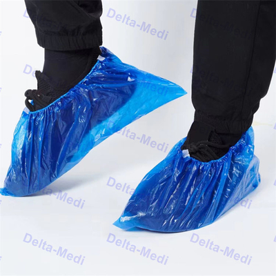 La calzatura chirurgica eliminabile di CBE riguarda la copertura impermeabile di plastica dello stivale di anti slittamento del PE